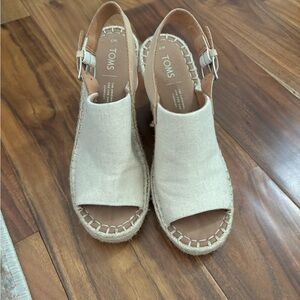 Tom’s sling back sandals, size 7